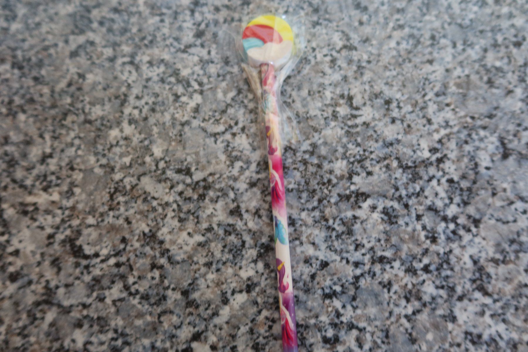 Crayons, crayons de couleur & craies: Radiergummi mit Bleistift – Neuf avec emballage d'origine à Täuffelen par Cindybussy