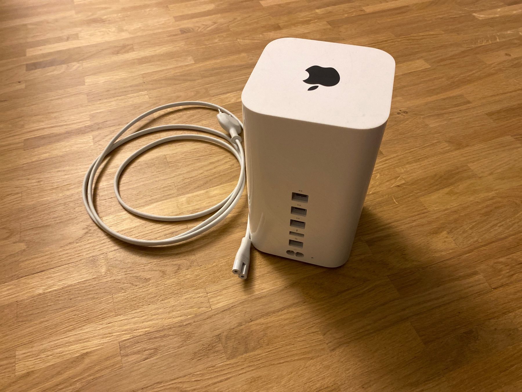 Apple Harddisks: Apple AirPort Time Capsule 802.11ac – Gebraucht aus Luzern von  1