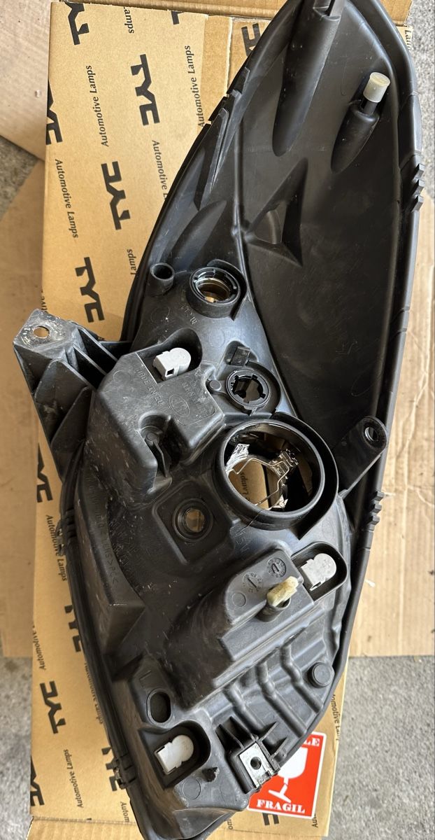 Fari: Dacia Sandero 1.2 Frontscheinwerfer links – Usato da Luzern venduto da carlo1881 1