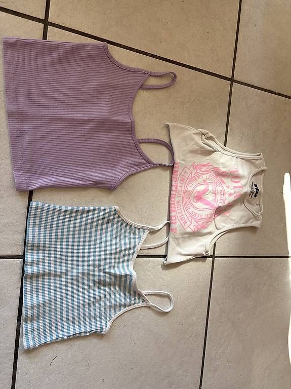 Blusen, T-Shirts & Tops: Div. T-SHIRT  – Gebraucht aus Thun von danceT 3