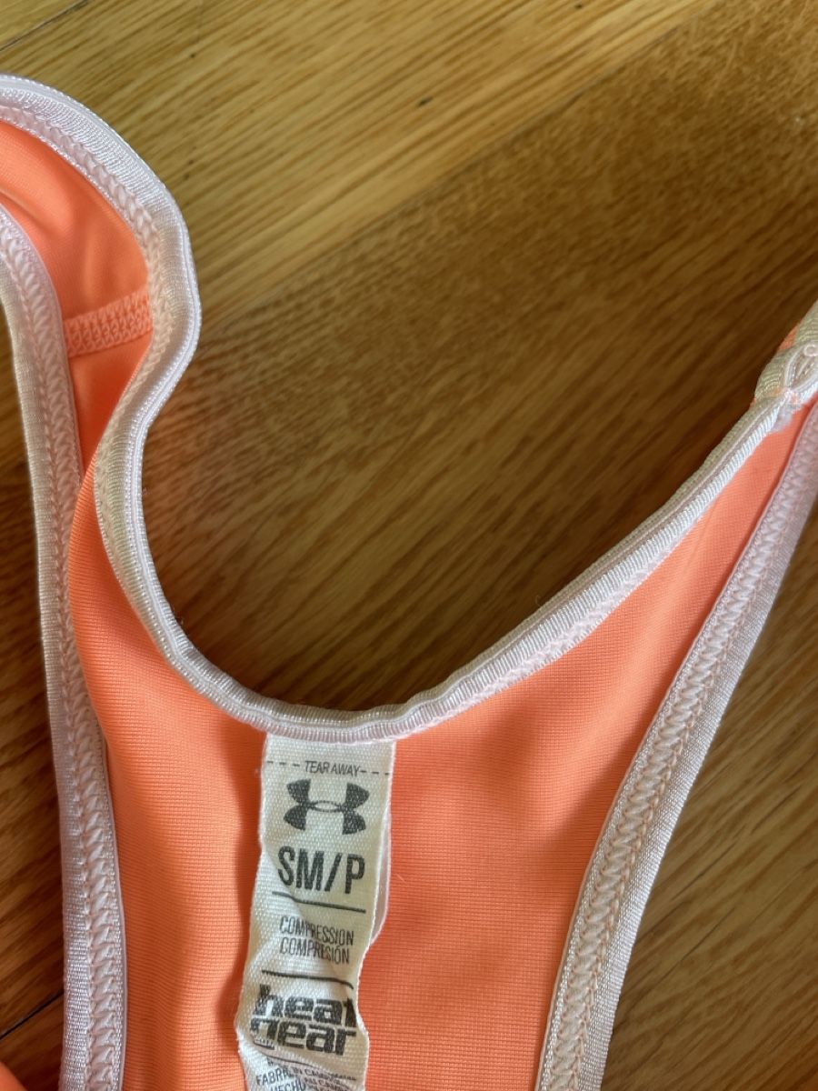 Under Armour Tops: Sport Top / Sport BH, Under Armour, gr S – Gebraucht aus Uetikon am See von Wigglo 1