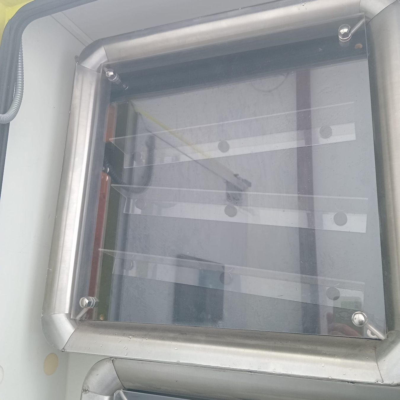 Vetrine: Wandvitrine Massive Abschlissbar  4Stk – Usato da Holderbank AG venduto da ink_6l2d 3