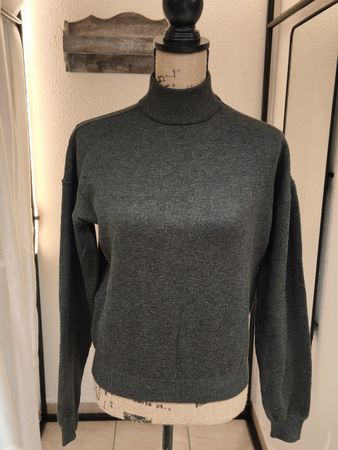 Pullover Chicoree Stehkragen dunkelgrün Grösse S neuwertig
