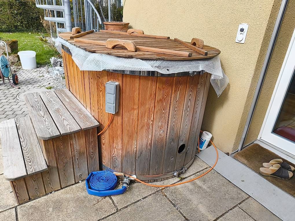 Whirlpool: Hot-Pot, Badefass, Whirlpool, Jacuzzi – Gebraucht aus Sevelen von Novo0010 3
