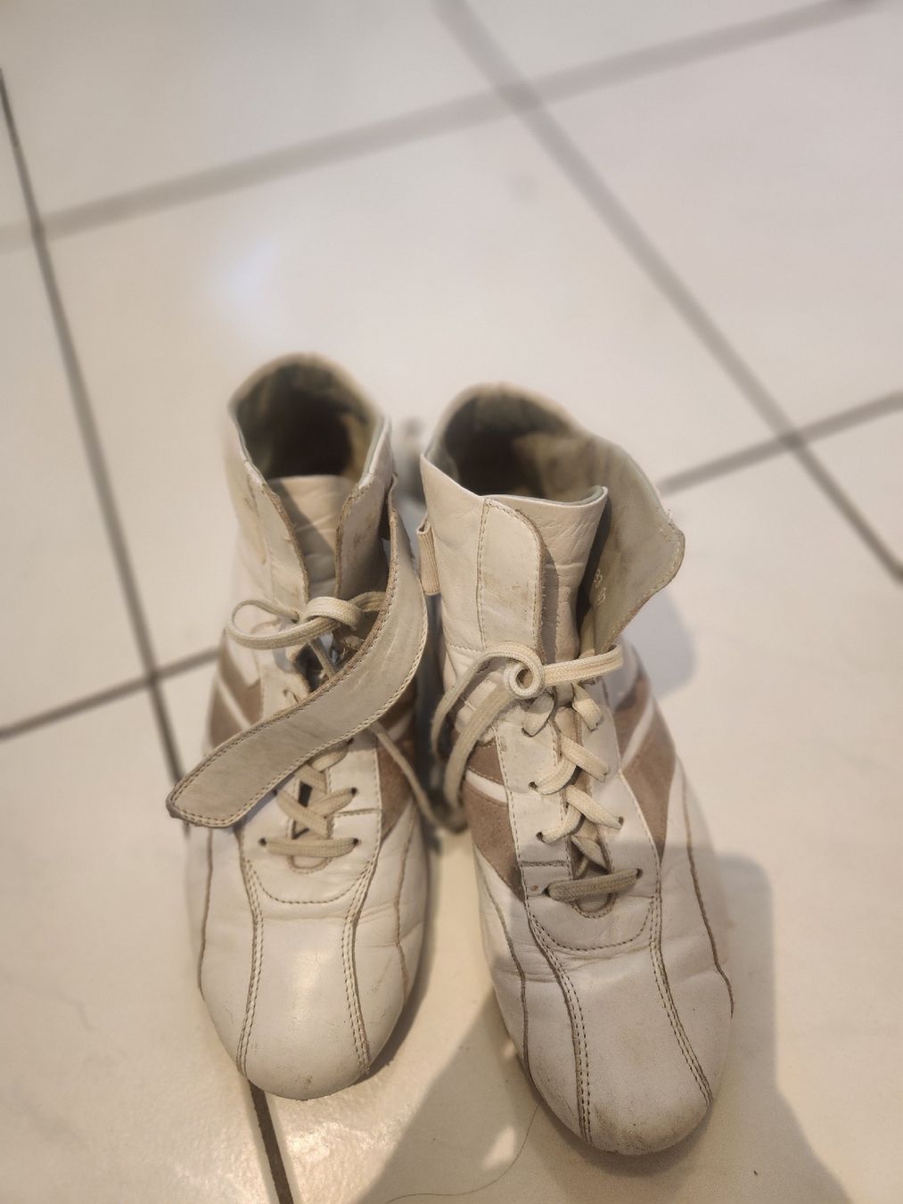 Damenschuhe: Sneakers – Gebraucht aus Bern von eli_7bgh