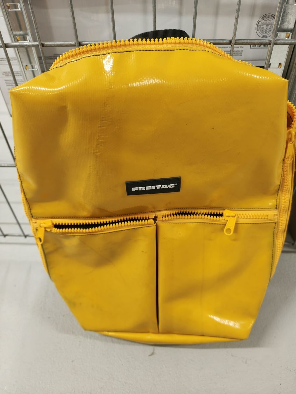 Freitag Zaini: Freitag Rucksack gelb – Usato da Wetzikon ZH venduto da masterzb