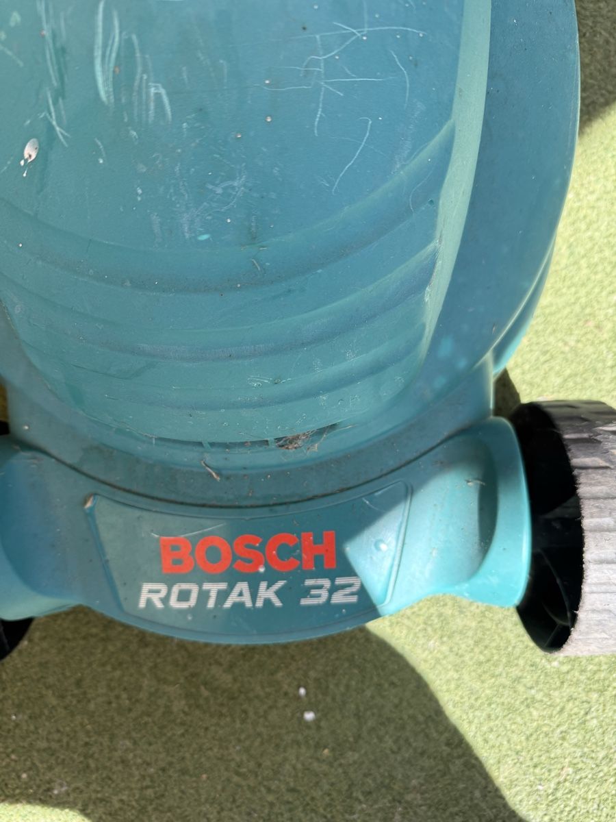 Bosch Tagliaerba: Bosch Rasenmäher Rotak 32 – Usato da Unterägeri venduto da Tonyman69 1