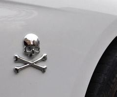 5x Totenkopf Metall Edelstahl Tête de mort 3D métal