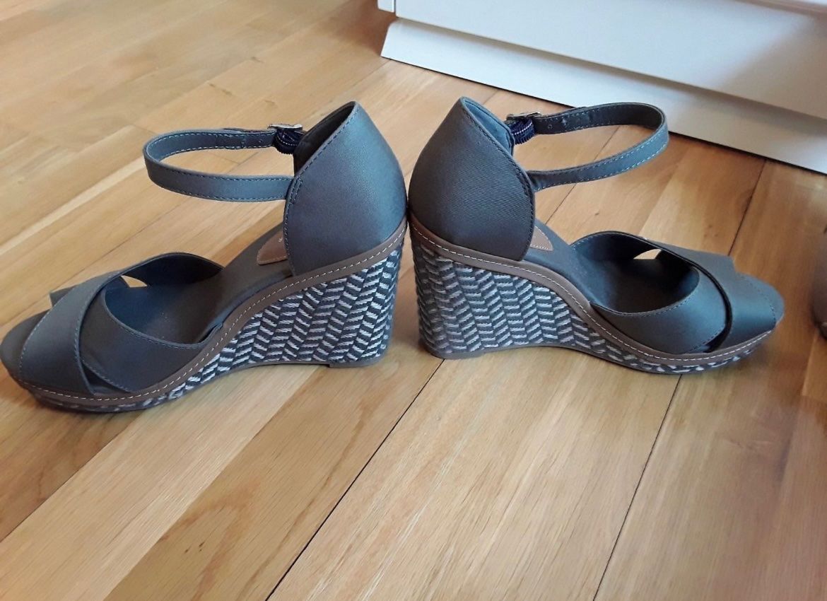 Tommy Hilfiger Scarpe da donna: Tommy hilfiger sandalen gr.39 – Usato da Schöfflisdorf venduto da Bling_it_on 5