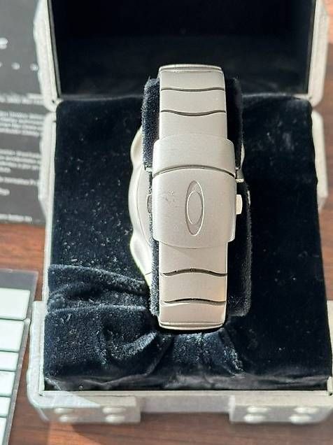 Orologi: OAKLEY TIME BOMB FULL SET !!!! – Usato da Chavannes-de-Bogis venduto da sth_yzd6 2