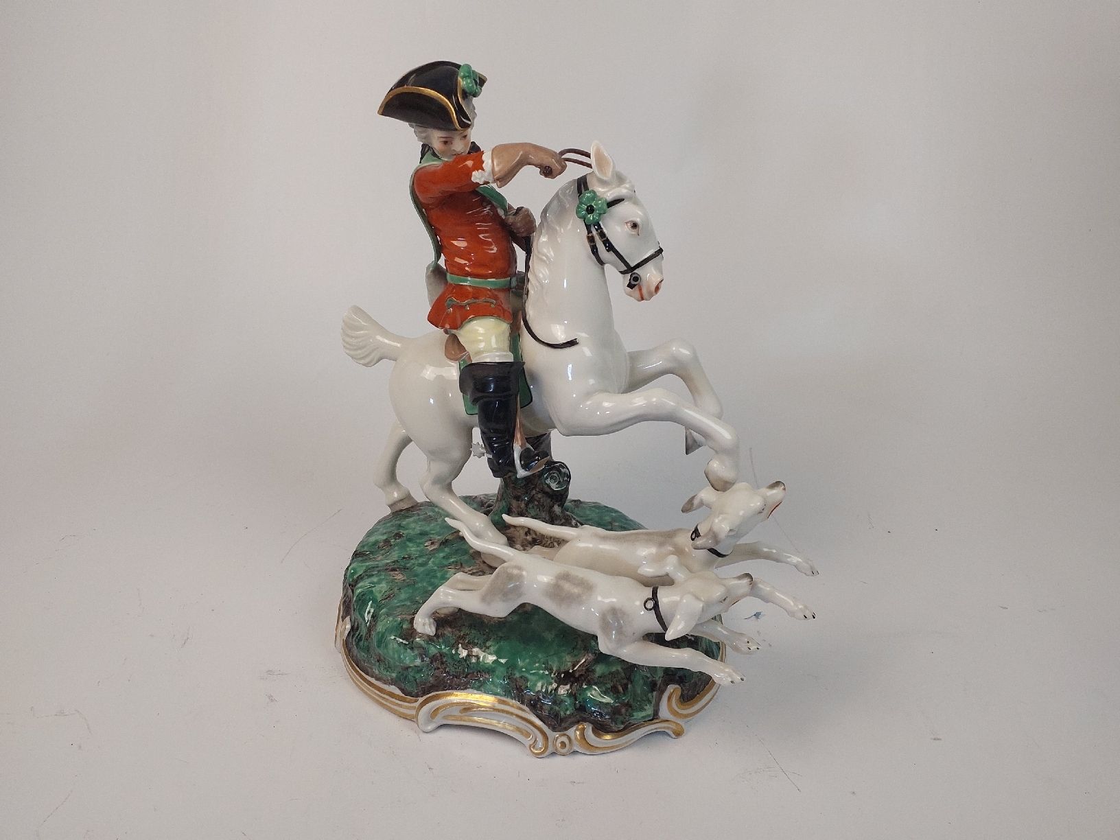 Statuette: Porzellanfigur Jäger zu Pferd – Usato da Luzern venduto da CaritasZentral