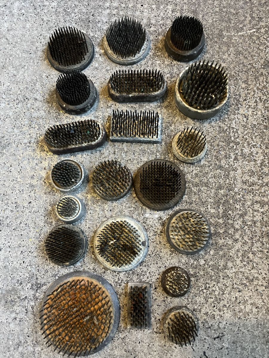 Sonstige Dekorationen & Accessoires: Antike Blumenstecker Blumenigel – Gebraucht aus Münchenstein von Sozial_Labor_Brocki 1