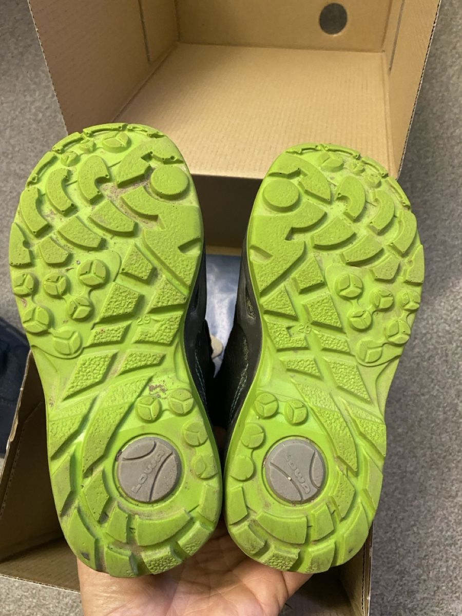 Lowa Scarpe per ragazzi: Lowa Winterstiefel Gr 29 – Usato da Münchenstein venduto da sommerverkauf12 2