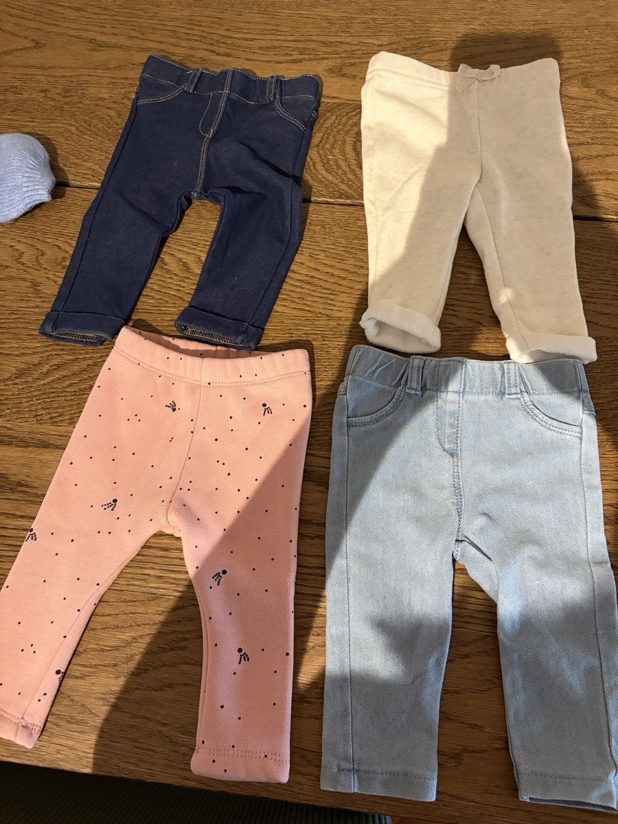 Lotti & Set di vestiti: Lots pulls et pantalons  – Nuovo (secondo la descrizione) da Lutry venduto da elm_sf88