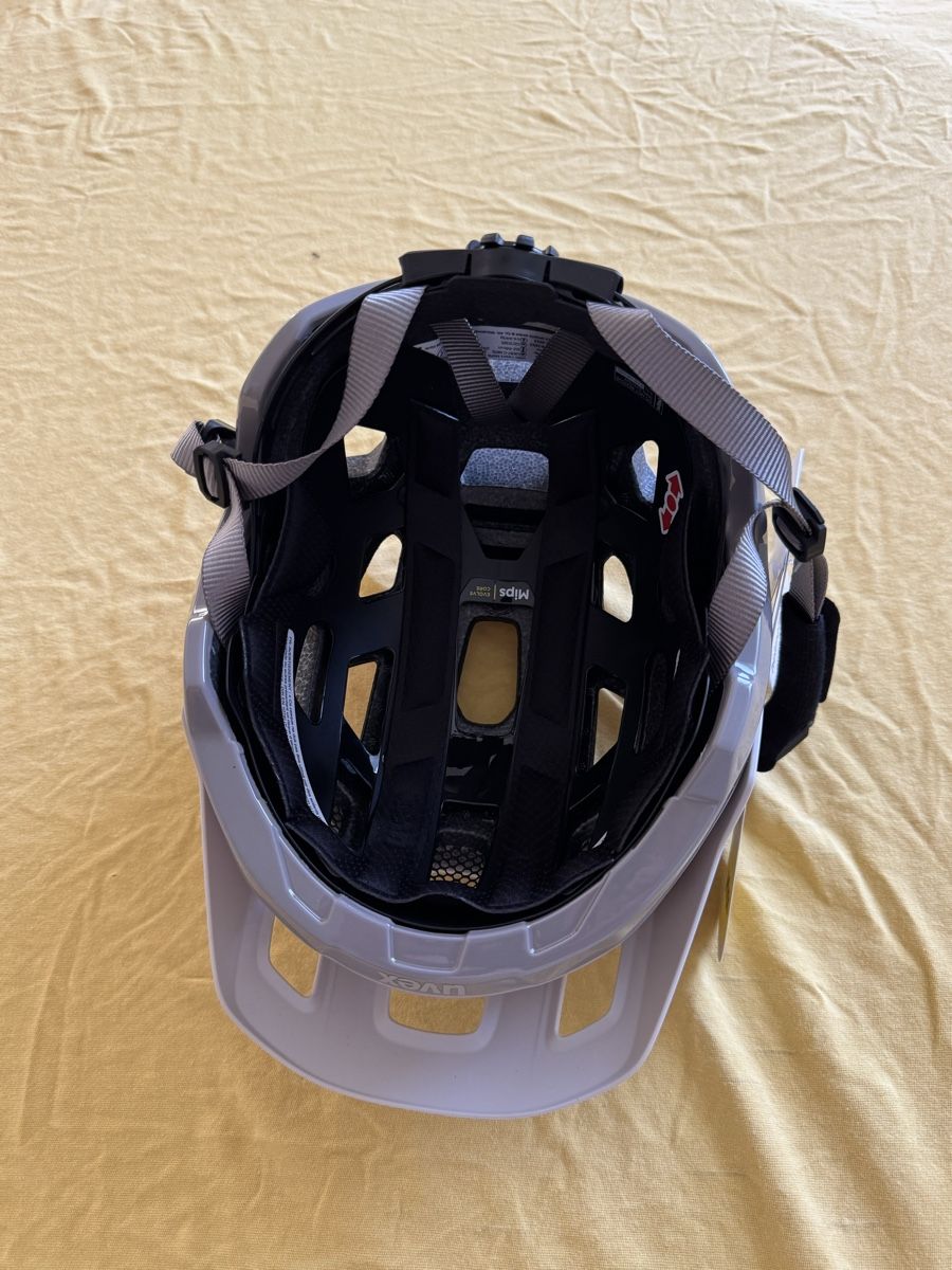 Uvex Caschi: Fahrradhelm UVEX react MIPS – Nuovo e nell'imballaggio originale da Ostermundigen venduto da Gummibaerli63 1