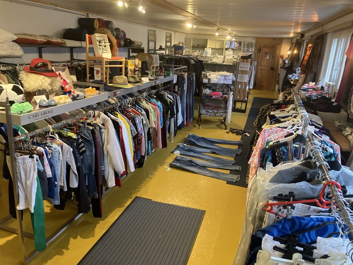 Iceberg Jeans: ICE Iceberg Jeans NEU – Nuovo (secondo la descrizione) da Erlenbach im Simmental! venduto da Simmentaler-Perlen 7