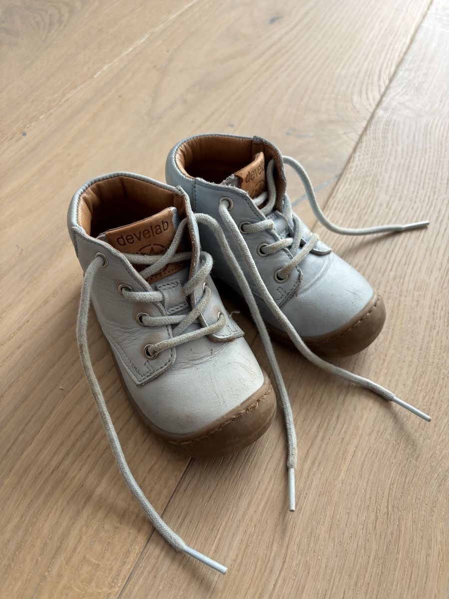 Scarpe per ragazzi: Kinderschuhe Grösse 22 – Usato da Gossau ZH venduto da biancacasutt 1