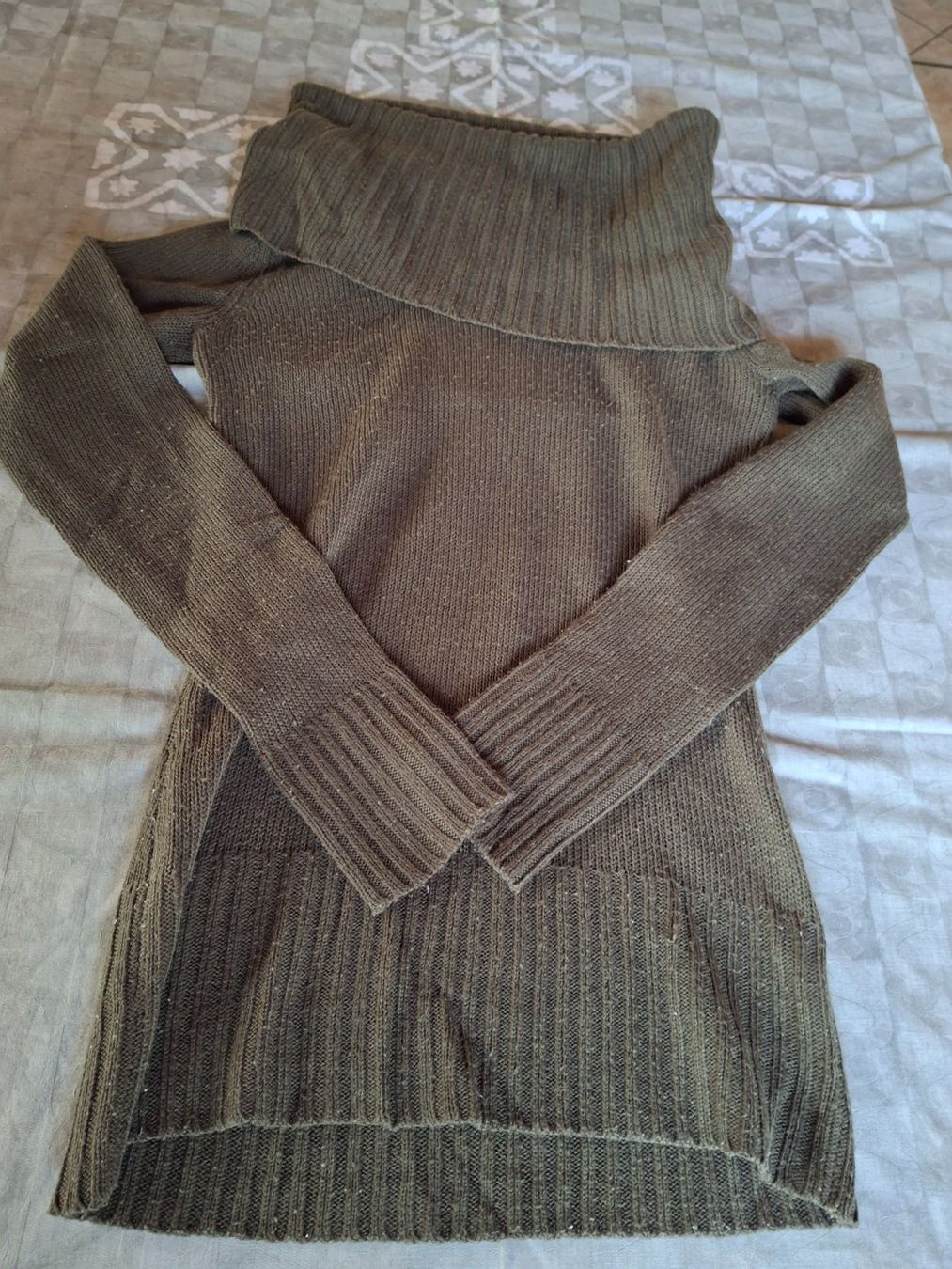 Maglioni & Felpe: Pull vert olive grand col taille XS marque Chicorée – Usato da Villiers venduto da san_jn5w 4