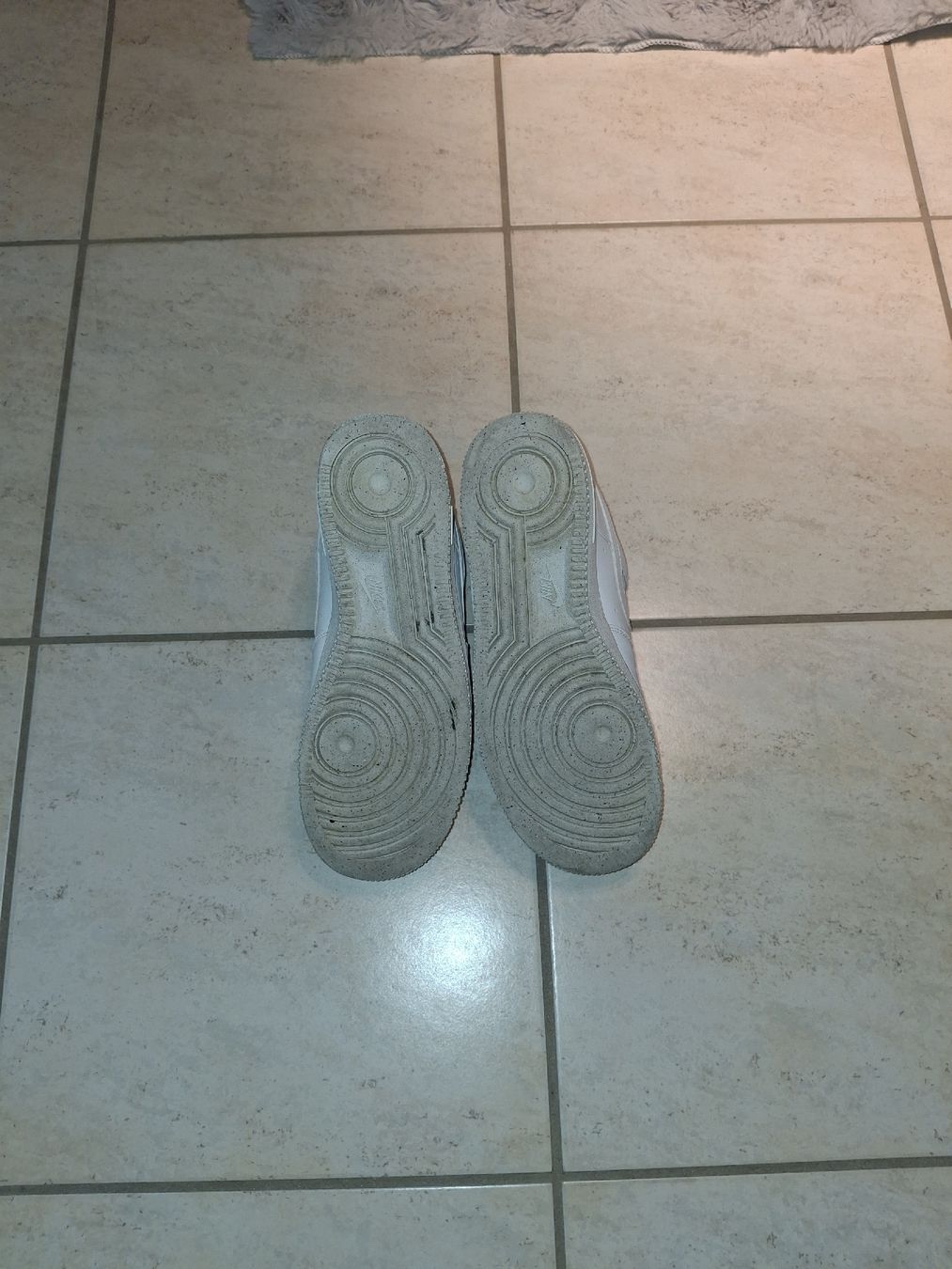 Nike Scarpe da uomo: Baskets Nike Air Force 1 blanches taille 40 d'occasion – Usato da Gland venduto da Dedecop2 2