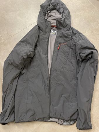 Damenjacke Salewa mit defektem Reissverschluss, 42