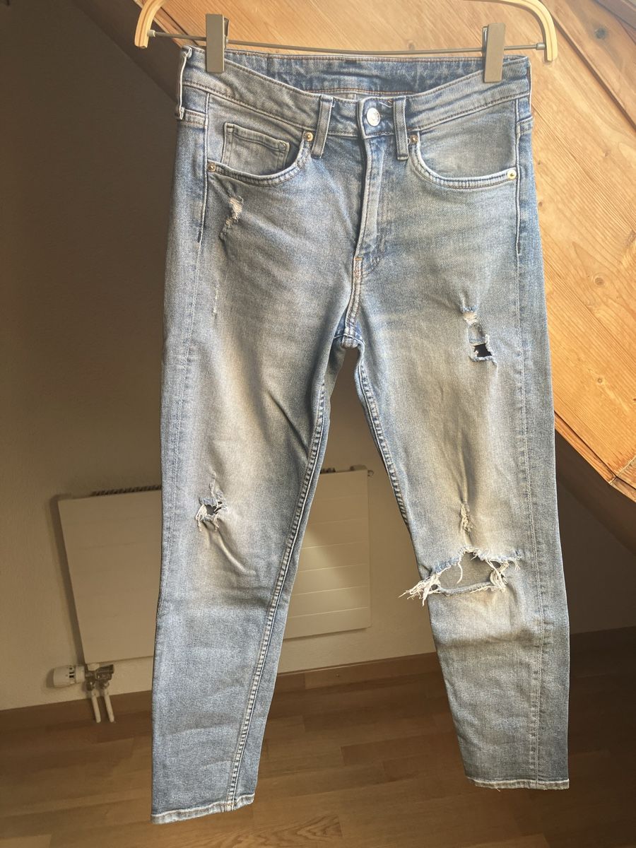 H&M Jeans: blaue Girlfriend-Jeans Gr.25 – Gebraucht aus St. Gallen von andreav.
