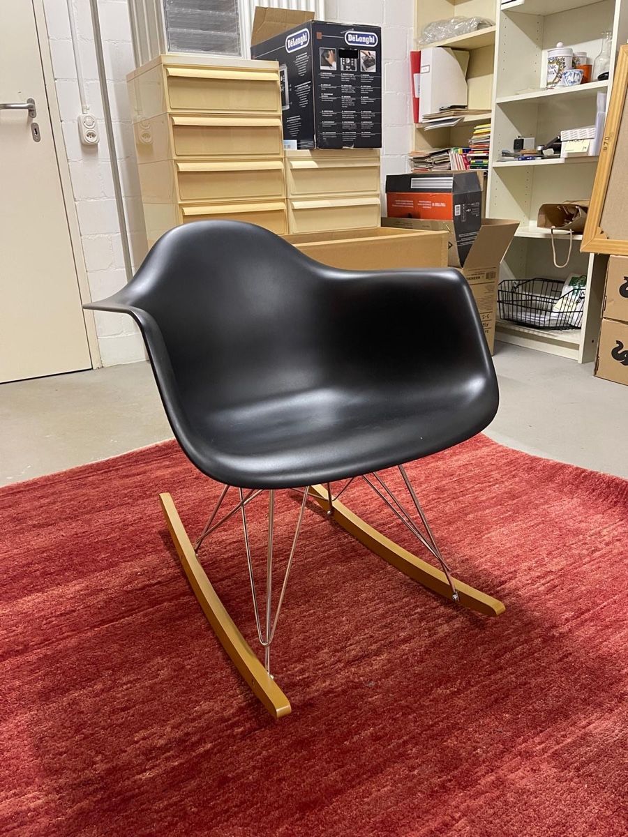 Eames Fauteuils: Charles and Ray Eames rocking chair – D'occasion à Bern par ili_bg5s 1