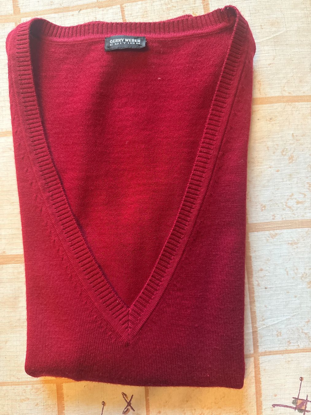 Gerry Weber Gilet & Giacche: Weste Gerry Weber Edition Weinrot Grösse 44 – Usato da Schaffhausen venduto da D-MAC