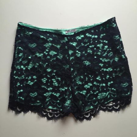 ZARA 💚 short dentelle M