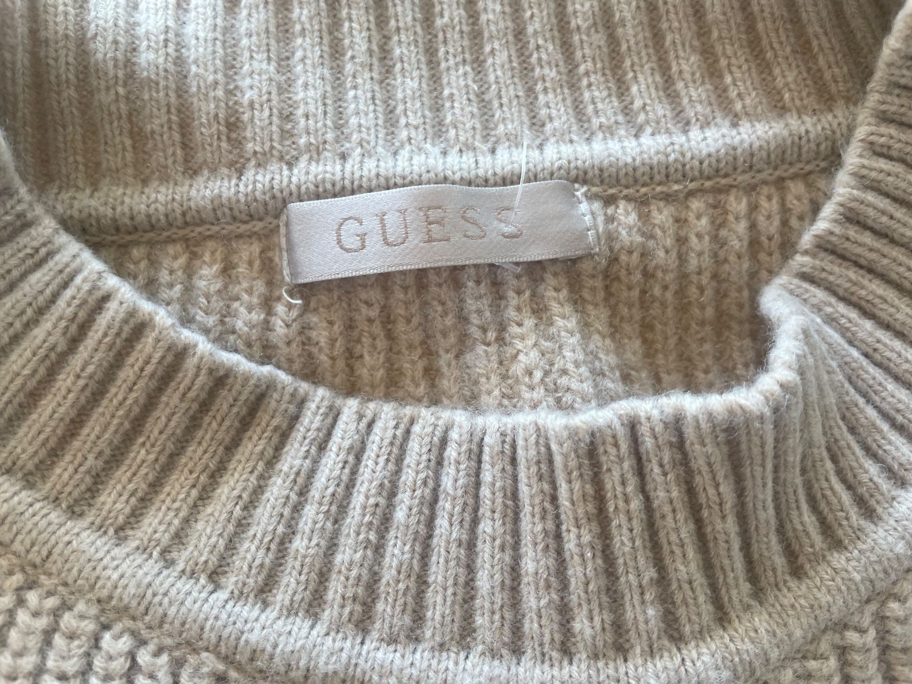 Guess Maglioni & Felpe: Schöner Pullover von GUESS – Usato da Neuwilen venduto da bobbel01 3