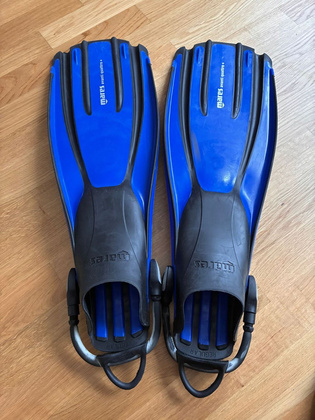 Mares Flossen, Masken & Schnorchel: Mares Avanti Quattro+ Blau Flossen Gr. Regular – Gebraucht aus Küsnacht ZH von awanderer_