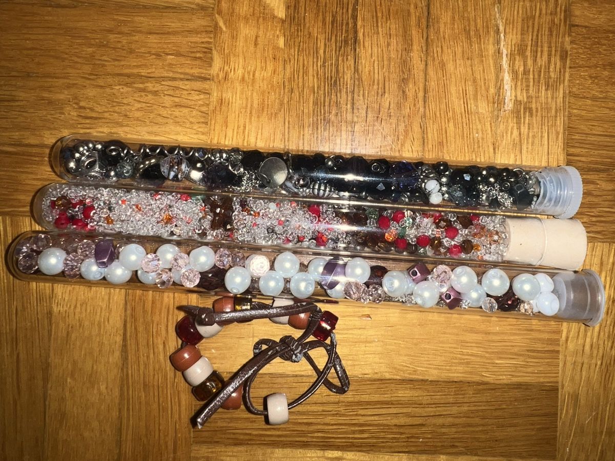 Kit bricolage: Perlen Armband Schmuck Basteln Selbermachen DYS – Usato da Belp venduto da Lalaisland 1