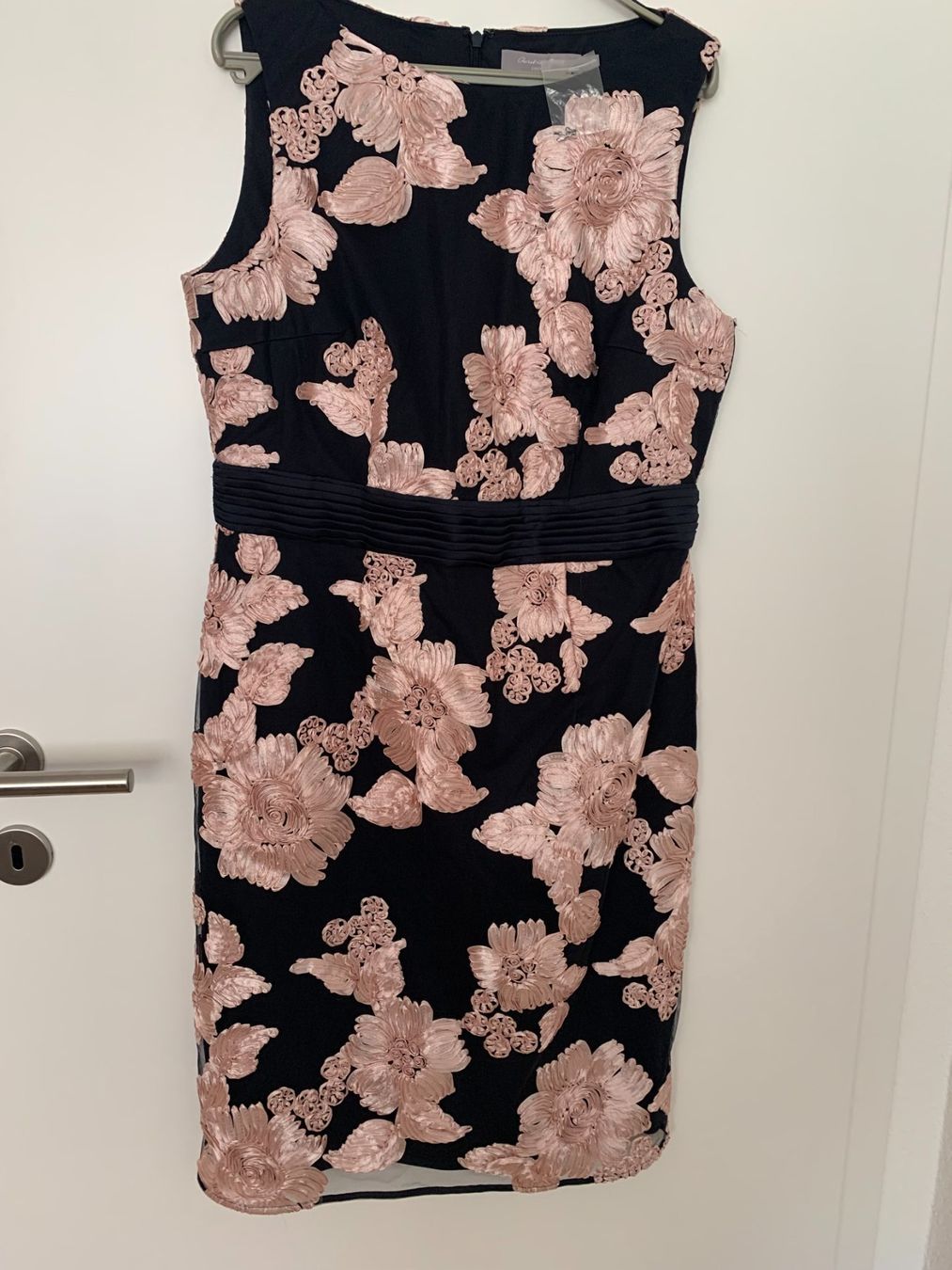 Kleider: Cocktailkleid (NEU) – Neu (gemäss Beschreibung) aus Goldau von cocoline1