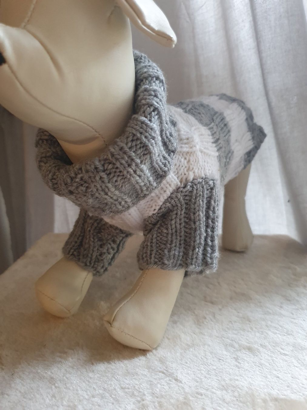 Abbigliamento: pull chien neuf modele unique T28-30 – Nuovo e nell'imballaggio originale da Thônex venduto da lacomtessedesfees 1