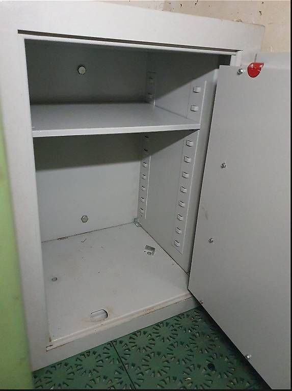 Casseforti: Wertschutzschrank, Tresor, Safe – Usato da Nidau venduto da jul_6tpv 2