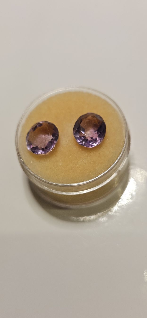 Pietre preziose: Amethyst 5.3ct. Klar Violett 2Stk. – Nuovo e nell'imballaggio originale da Nürensdorf venduto da salibeer