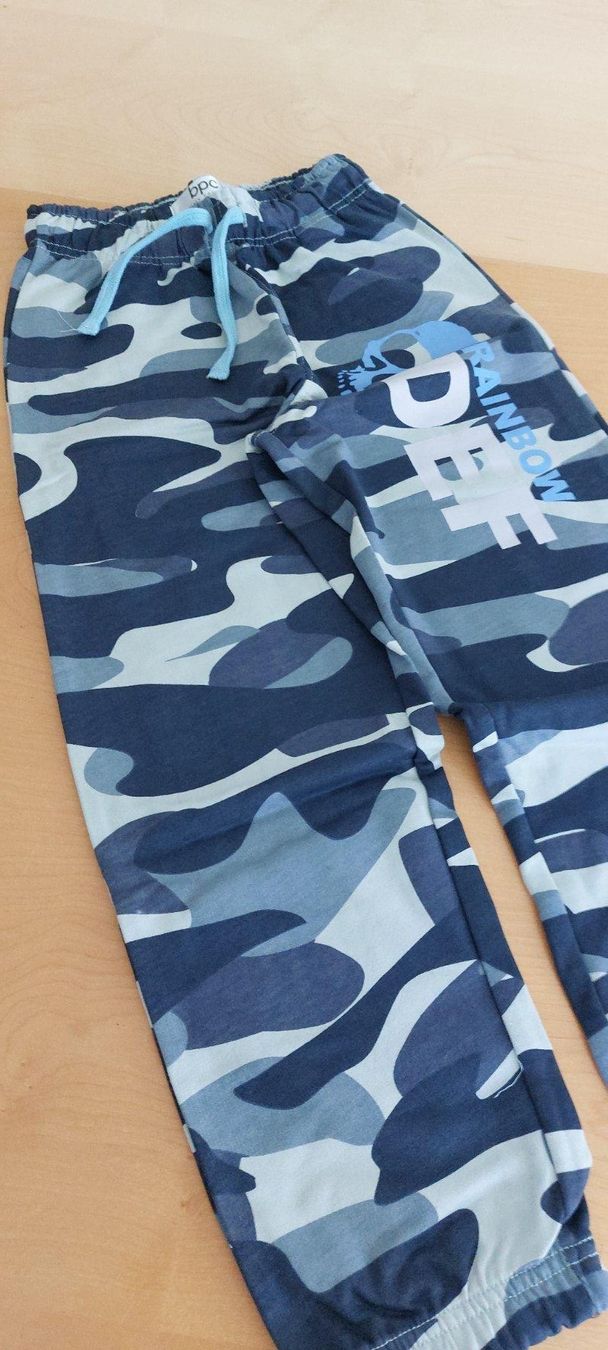 Pantaloni: Freizeithose neu Grösse 128 zu verkaufen – Usato da Pfaffnau venduto da hei_9l9h