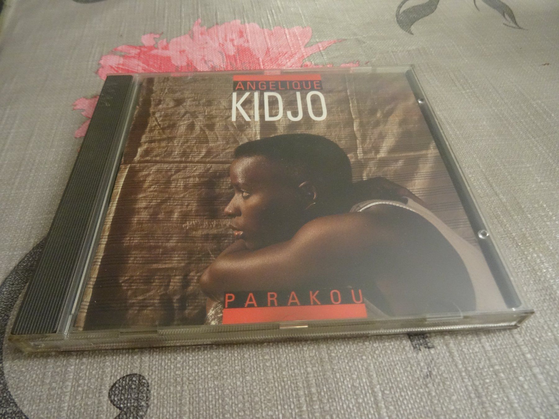 CD: Angelique Kidjo - Parakou CD – Usato da Olten venduto da Disc-Ausverkauf