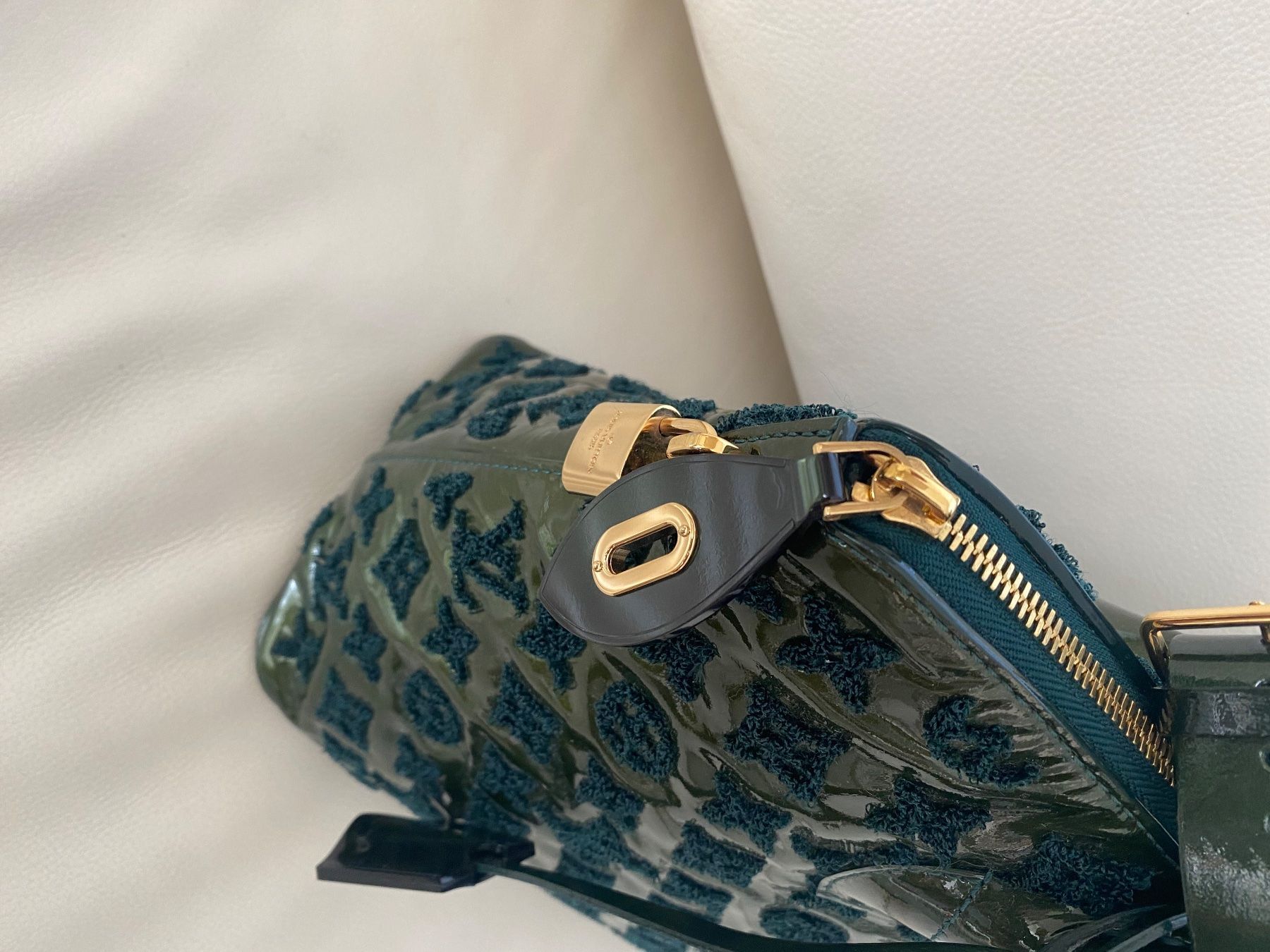 Louis Vuitton Borse: LOUIS VUITTON Lockit Vertikal PM Monogram Fascination – Nuovo (secondo la descrizione) da Winkel venduto da ferrari2022 6