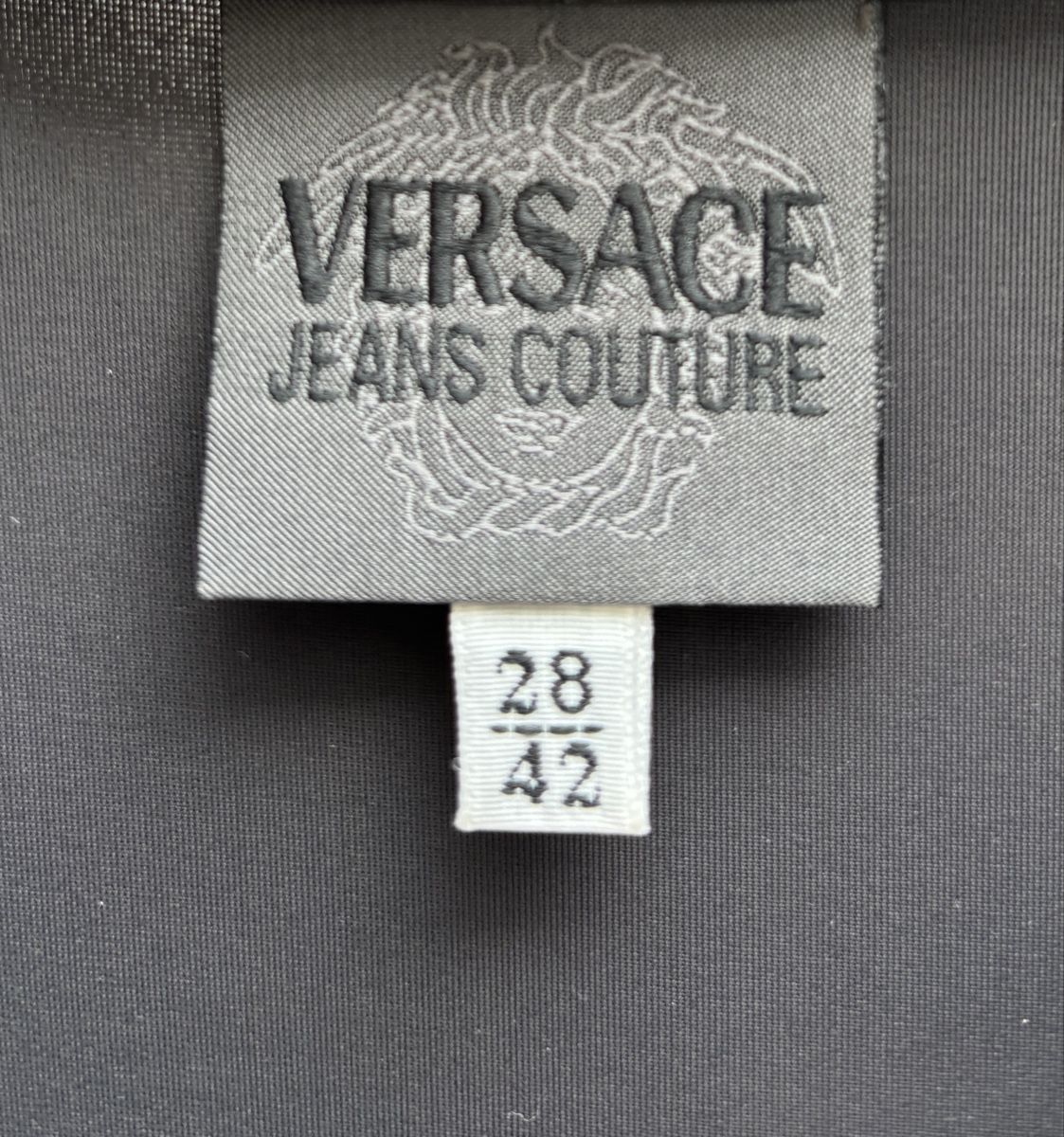 Versace Vestiti: Wunderschönes Kleid von Versace mit leichtem Glitter – Usato da Richterswil venduto da nicolela 1