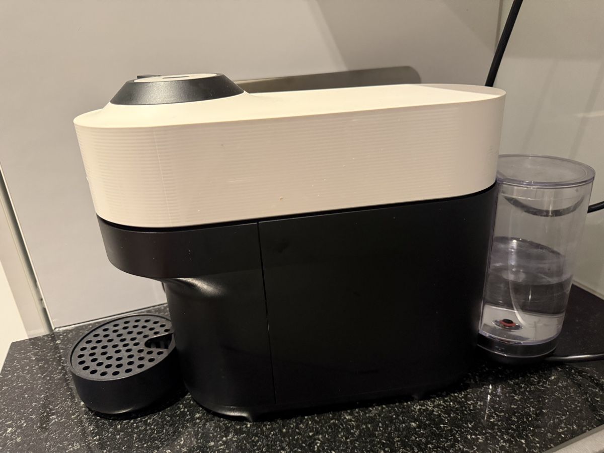 Nespresso Machines à café & Machines à expresso: Nespresso VertuoPlus coffee machine black/white used – D'occasion à Luzern par iva_7f5r 1