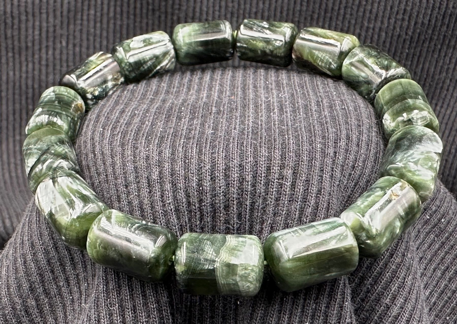 Mineralien & Heilsteine: Einzigartiges Seraphinit Säulen-Armband – Neu und originalverpackt aus Männedorf von cab_cb8m 5