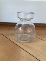 Glasvase mit floralem Schliff