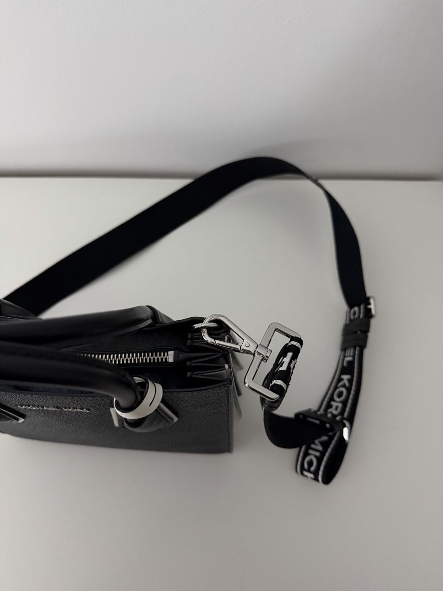 Michael Kors Borse da donna: Handtasche Michael Kors schwarz / weiss – Usato da St. Gallen venduto da boj_knj7 1