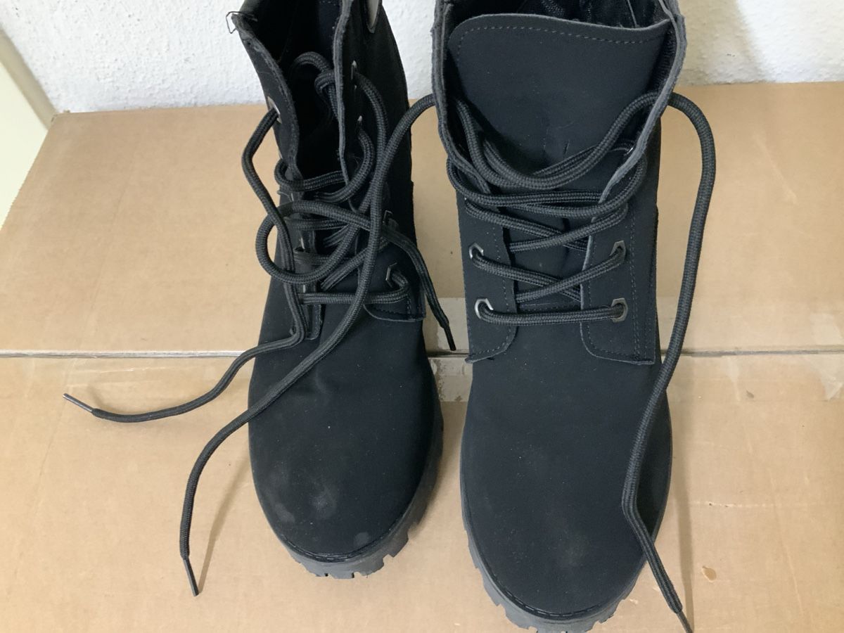 Damenschuhe: Schnürstiefeletten schwarz Grösse 40 Plattform – Neu (gemäss Beschreibung) aus Wallisellen von AS.TZ. 6
