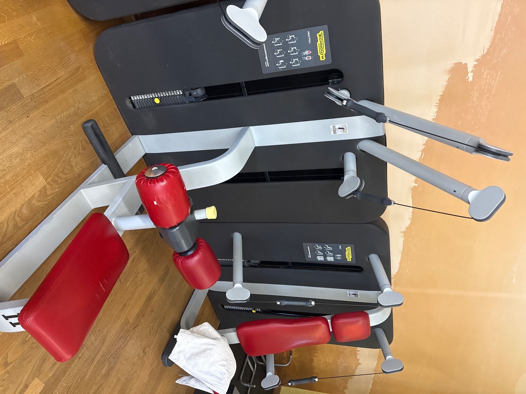Technogym Vélos d'appartement: Technogym High Pull - Oberkörper Rudern - 300VB – D'occasion à Mettmenstetten par Nils_Gut_GZG 1