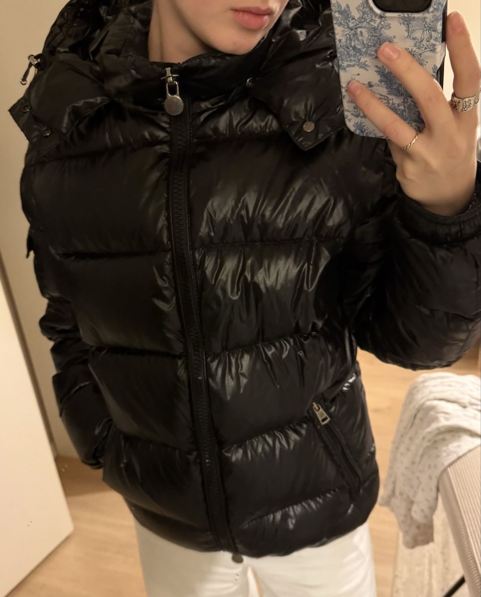 Moncler Giacche: Moncler Black Puffer Jacket – Usato da Hausen am Albis venduto da Hannavgr 1