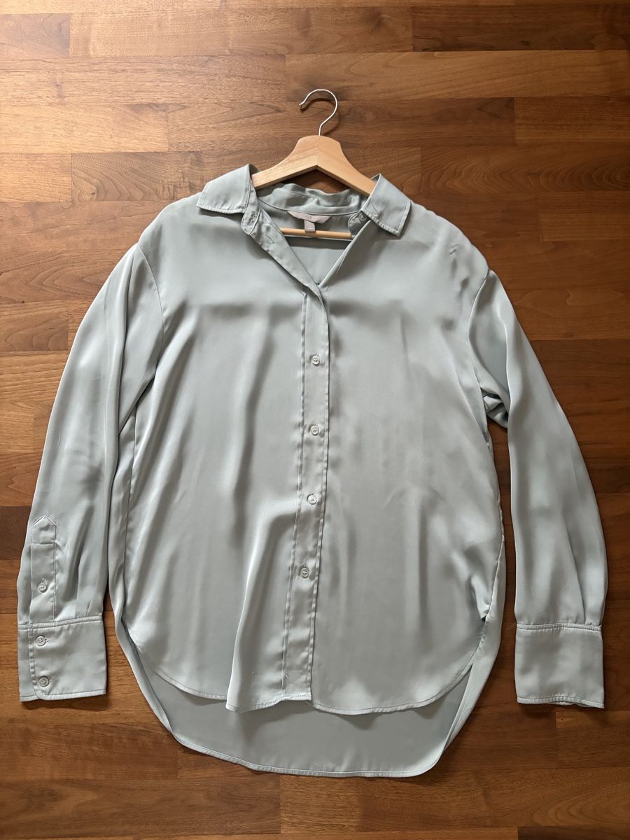 H&M Blusen: Hellblaues Satinhemd, H&M, Gr. XS – Gebraucht aus Liebefeld von ant_5t89 1