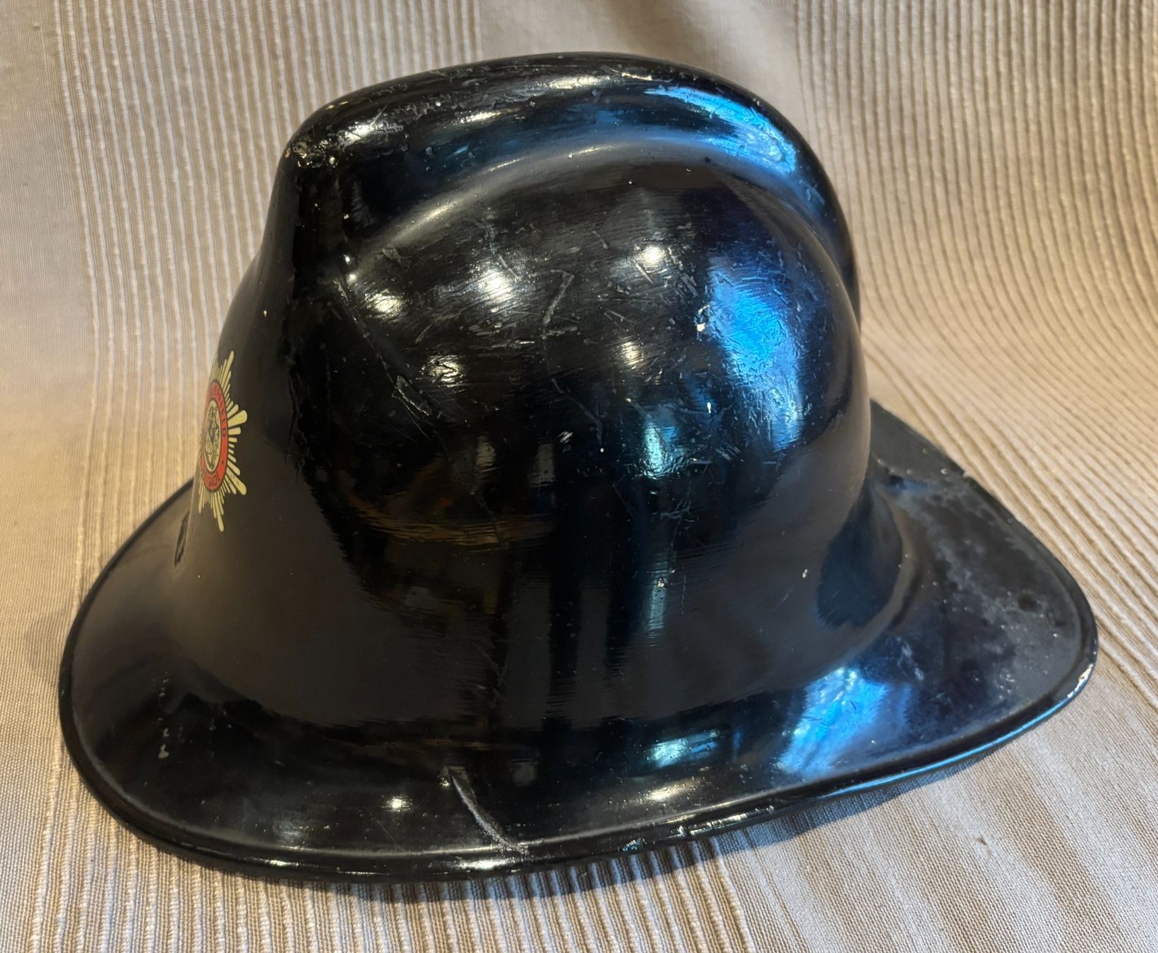 Pompieri: Helm - der Berufsfeuerwehr Sheffield England schwarz – Usato da Bern venduto da Chraebu2 1