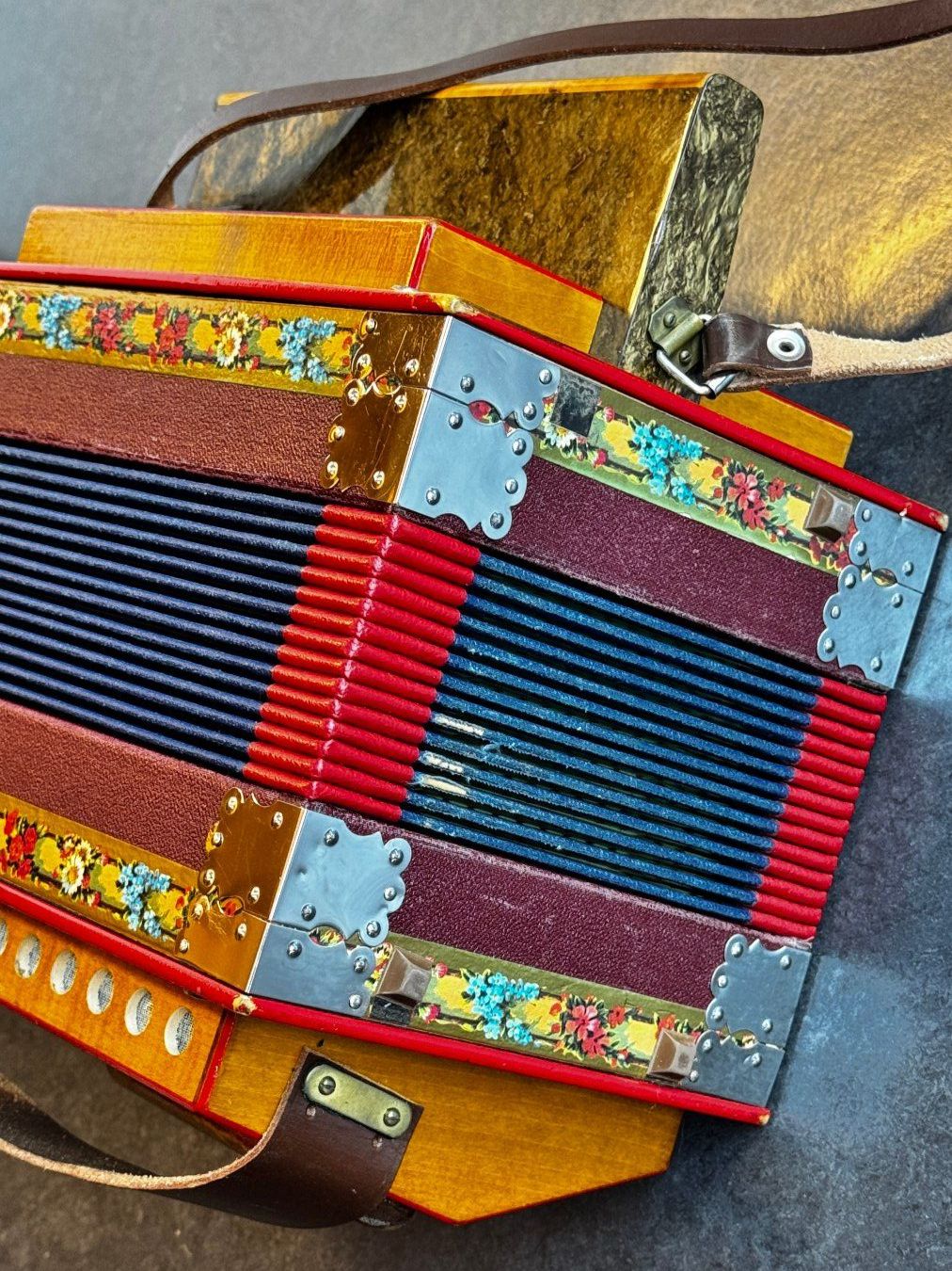 Gwerder Musikinstrumente: Schwyzerörgeli Josef Gwerder, Koffer, B, 18 Bass – Gebraucht aus Baar von qsi2005 3