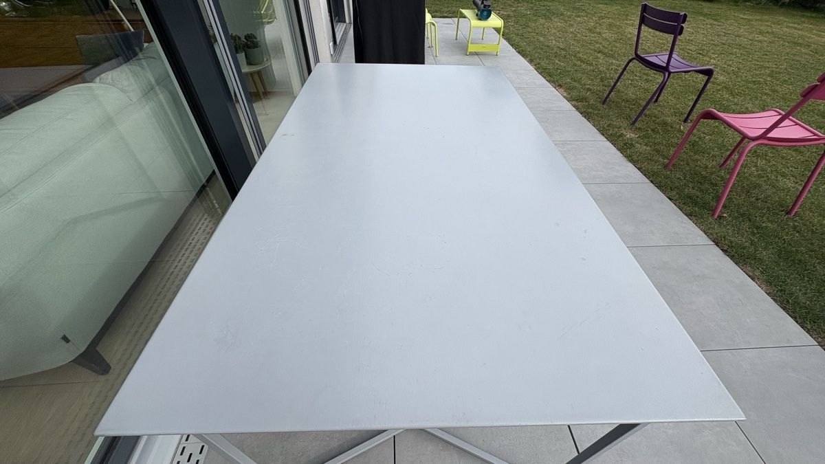 Tische: Table de jardin couleur gris clair - Etat correct – Gebraucht aus Mont-sur-Lausanne von Vinou6021 2